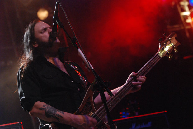 Lemmy e o Mot&ouml;rhead, "a banda mais barulhenta do mundo", se apresentaram no Abril Pro Rock em 2009. (Foto: Alexandre Gondim/DP)/