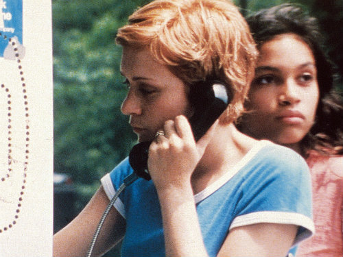 Chloë Sevigny e Rosario Dawson em cena de Kids
