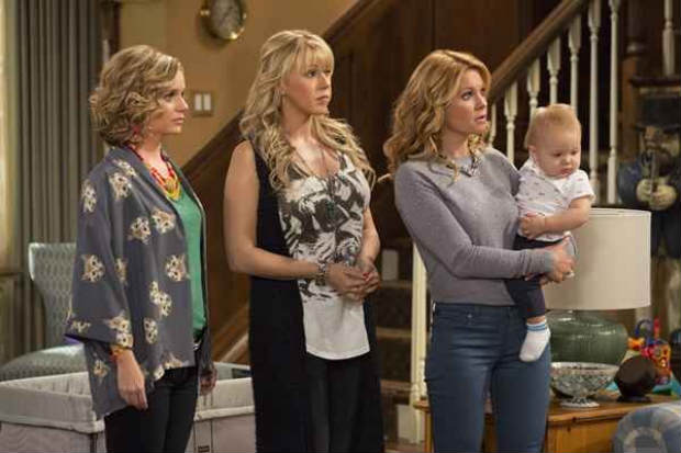 D.J. Tanner-Fuller (Candence Cameron Bure),vive em São Francisco e enfrenta problemas familiares com os 3 filhos e a irmã mais nova. Foto: Netflix/Divulgação/ D.J. Tanner-Fuller (Candence Cameron Bure),vive em São Francisco e enfrenta problemas familiares com os 3 filhos e a irmã mais nova. Foto: Netflix/Divulgação/