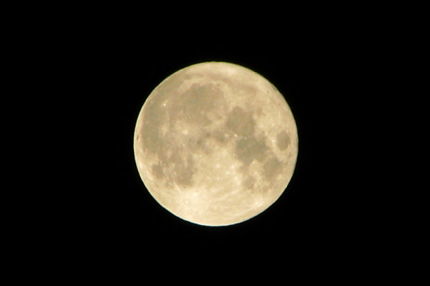 Lua vai "sumir" no dia 9 de janeiro, quando se posicionar exatamente entre o Sol e a Terra. (Foto: Domínio público)/ Lua vai "sumir" no dia 9 de janeiro, quando se posicionar exatamente entre o Sol e a Terra. (Foto: Domínio público)/