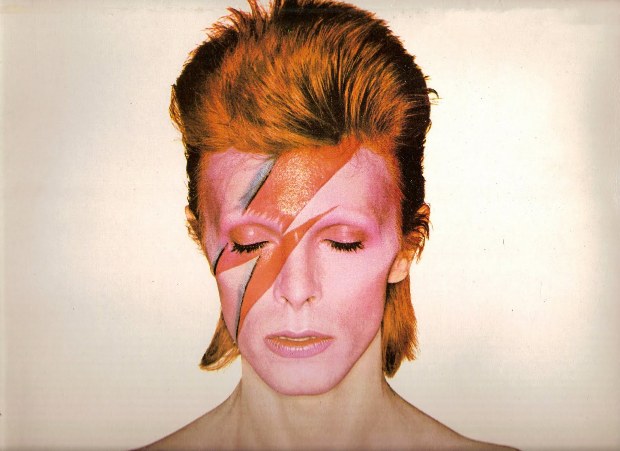 Bowie faleceu aos 69 anos, dois dias após lançar disco de inéditas. Foto: Reprodução da internet/ Bowie faleceu aos 69 anos, dois dias após lançar disco de inéditas. Foto: Reprodução da internet/
