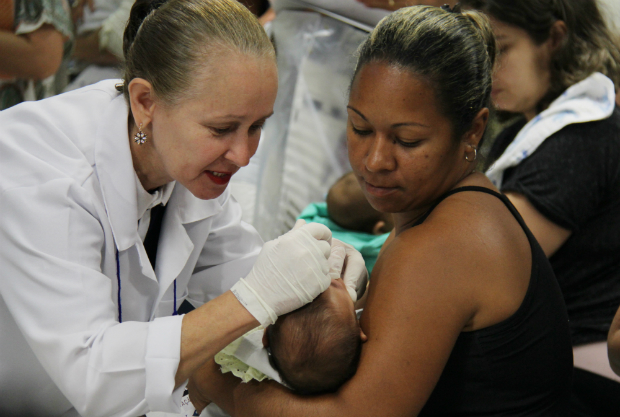 Para OMS, bebês que têm perímetro cefálico igual ou menor que 32 centímetros são considerados com microcefalia. Foto: Karina Morais/Esp.DP