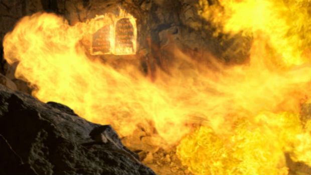 Cena com a t&aacute;bua dos mandamentos &eacute; uma das mais aguardadas. Foto: Paris Filmes/Divulga&ccedil;&atilde;o/