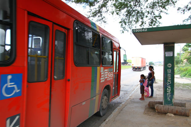 Passageiros n&atilde;o sentem seguran&ccedil;a nos coletivos. Foto: Annaclarice Almeida/DP D.A Press/