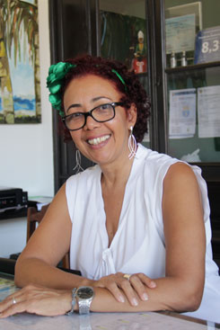 Gerente de pousada, Sheila Lima, afirma que alguns proprietários de imóveis estão aceitando até parcelar o aluguel. Foto: Karina Morais/Esp. DP