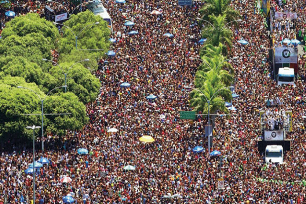 De acordo com a Polícia Militar, nenhuma ocorrência foi registrada durante o desfile. (Foto: Bola Preta/Reprodução)