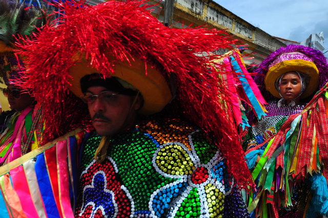 Maracatus pedem passagem no Carnaval de rua de Olinda. Foto: Julio Jacobina/DP/D.A Press./ Maracatus pedem passagem no Carnaval de rua de Olinda. Foto: Julio Jacobina/DP/D.A Press./