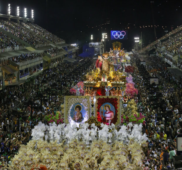 Depois de 14 anos sem ganhar o t&iacute;tulo, a escola conquistou a primeira coloca&ccedil;&atilde;o. Foto: Marco Ant&ocirc;nio Cavalcanti/ Riotur/