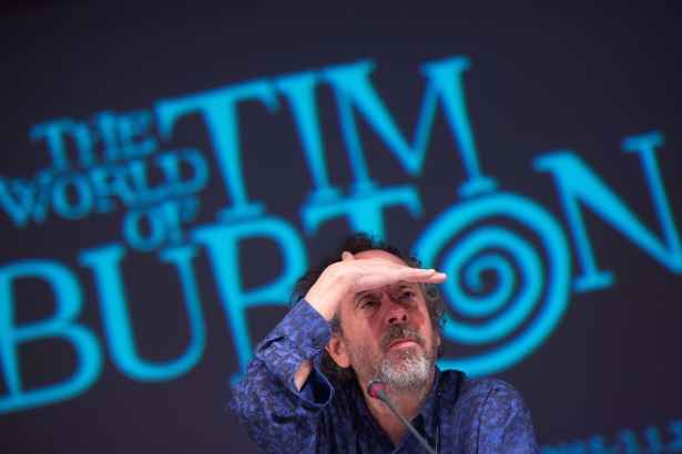 Diretor chegou a S&atilde;o Paulo nesta quarta para visitar a exposi&ccedil;&atilde;o ''O mundo de Tim Burton'' no MIS. Foto: AFP/