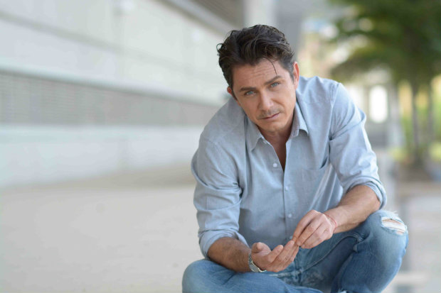 Petrônio Gontijo vive Arão na novela - Foto: Record/Divulgação
