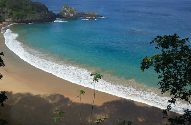 Baía do Sancho é a melhor praia do Brasil pelo terceiro ano consecutivo, mas perdeu o posto de melhor do mundo. (Foto: Augusto de Lima/Wikimedia/Reprodução)/ Baía do Sancho é a melhor praia do Brasil pelo terceiro ano consecutivo, mas perdeu o posto de melhor do mundo. (Foto: Augusto de Lima/Wikimedia/Reprodução)/