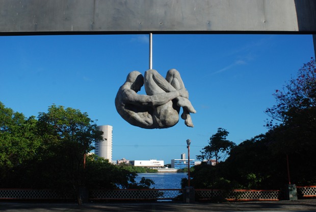 Monumento "Tortura nunca mais" está localizado na Rua da Aurora, no Centro do Recife. Foto: Nando Chiappetta/DP/DA Press