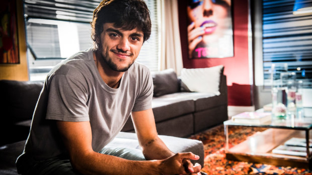 Felipe Simas interpreta Jonatas. Foto: TV Globo/Divulgação/Foto: TV Globo/Divulgação Felipe Simas interpreta Jonatas. Foto: TV Globo/Divulgação/Foto: TV Globo/Divulgação