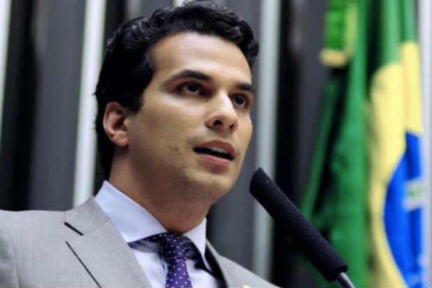 "Ao exigir melhor forma&ccedil;&atilde;o das pessoas em fun&ccedil;&otilde;es de comando, a proposta dever&aacute; contribuir para o aprimoramento das rela&ccedil;&otilde;es hier&aacute;rquicas no servi&ccedil;o p&uacute;blico", defende Iraj&aacute; Abreu (PSD-TO), autor da PEC-119/2015. (Foto: Saulo Cruz/Ag&ecirc;ncia C&acirc;mara)/