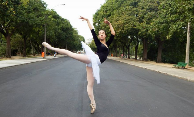 T&acirc;mara Dornelas se formou na Escola de Dan&ccedil;a do Teatro Municipal do Rio de Janeiro Maria Olenewa. Foto: Arquivo Pessoal/