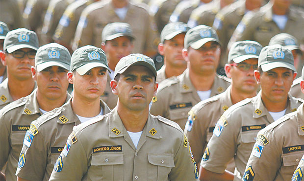 Para os policiais militares, haver&aacute; mudan&ccedil;as no crit&eacute;rio para a promo&ccedil;&atilde;o &agrave; gradua&ccedil;&atilde;o de 3&ordm; sargento. Foto: Julio Jacobina/ DP/