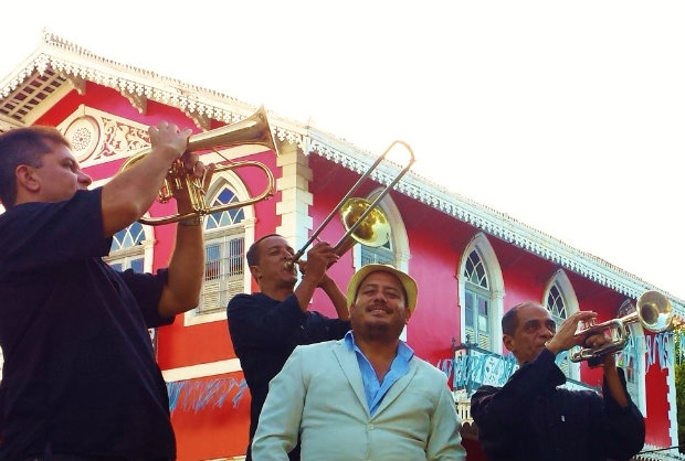 No repertório, de clássicos da salsa a Luiz Gonzaga. Foto: El Mundo Latino/Divulgação/ No repertório, de clássicos da salsa a Luiz Gonzaga. Foto: El Mundo Latino/Divulgação/