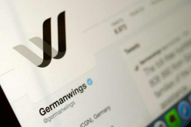 A logo da Germanwings, exposta em sua conta do Twitter e em negro, após a queda de um de seus aviões nos Alpes franceses em março de 2015. Foto: Marius Becker/Arquivo/DPA/AFP/ A logo da Germanwings, exposta em sua conta do Twitter e em negro, após a queda de um de seus aviões nos Alpes franceses em março de 2015. Foto: Marius Becker/Arquivo/DPA/AFP/