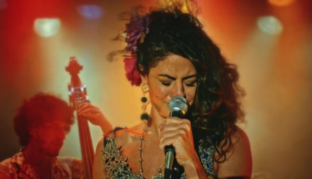 Carol Castro interpreta Iolanda. Foto: TV Globo/Reprodução/Foto: TV Globo/Reprodução Carol Castro interpreta Iolanda. Foto: TV Globo/Reprodução/Foto: TV Globo/Reprodução