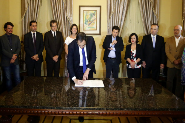 Um protocolo de intenções foi assinado hoje pela Microsoft e Governo de Pernambuco.
Foto: Divulgação./
