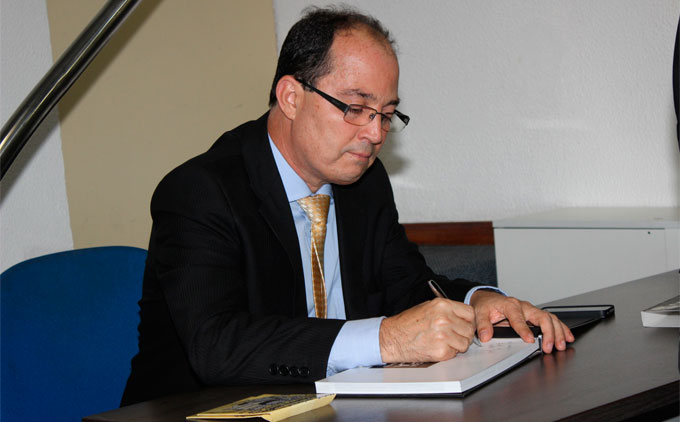 "Eu sou um jornalista que só acredita no sucesso de qualquer produto editorial se houver antes uma estratégia, um plano de marketing", diz o Magno Martins. Foto: Divulgação/"Eu sou um jornalista que só acredita no sucesso de qualquer produto editorial se houver antes uma estratégia, um plano de marketing", diz o Magno Martins. Foto: Divulgação "Eu sou um jornalista que só acredita no sucesso de qualquer produto editorial se houver antes uma estratégia, um plano de marketing", diz o Magno Martins. Foto: Divulgação/"Eu sou um jornalista que só acredita no sucesso de qualquer produto editorial se houver antes uma estratégia, um plano de marketing", diz o Magno Martins. Foto: Divulgação