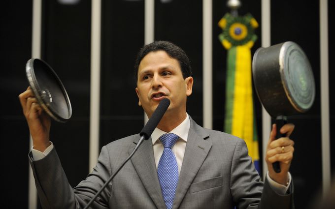 Deputado pernambucano Bruno Ara&uacute;jo j&aacute; foi l&iacute;der da oposi&ccedil;&atilde;o e ficou conhecido por bater panelas no Congresso. Foto: Fabio Rodrigues Pozzebom/ABr/