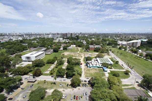 Superintendente de seguran&ccedil;a ainda orientou que estudantes e moradores que forem v&iacute;timas de alguma abordagem procure o 12&ordm; BPM ou a Central de Seguran&ccedil;a da Universidade. Foto: Blenda Souto Maior/Arquivo DP/