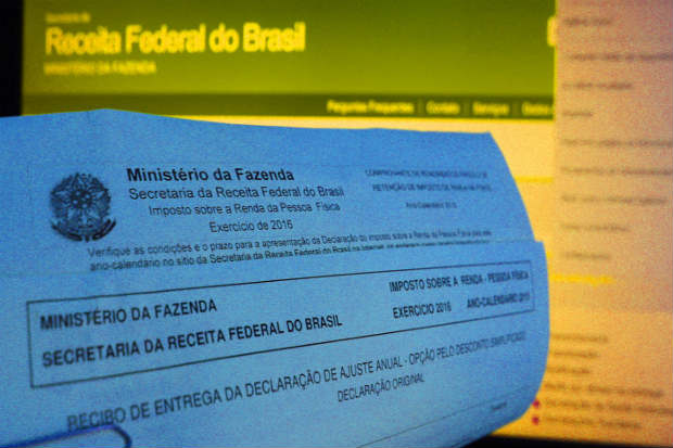 São obrigados a declarar o IR todos os contribuintes que tiveram rendimentos tributáveis superiores a R$ 28.123,91 em 2015. Foto: Fernanda Carvalho/ Fotos Públicas/ São obrigados a declarar o IR todos os contribuintes que tiveram rendimentos tributáveis superiores a R$ 28.123,91 em 2015. Foto: Fernanda Carvalho/ Fotos Públicas/