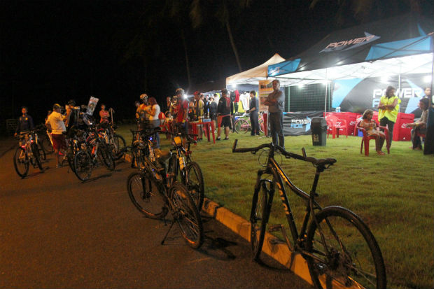 Ponto de apoio e de convivência oferece serviços gratuitos de manutenção para as bicicletas, água e frutas. Foto: Divulgação/ Ponto de apoio e de convivência oferece serviços gratuitos de manutenção para as bicicletas, água e frutas. Foto: Divulgação/