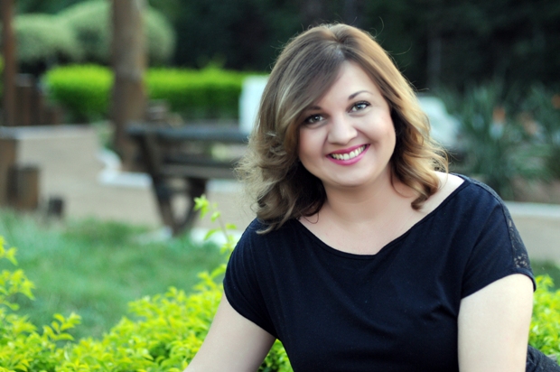 Carina Rissi foi destaque entre mais vendidos de Ficção e comenta segredos da produção bestseller. Foto: Verus/Divulgação/