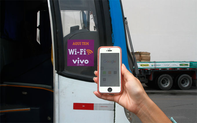 O custo da instala&ccedil;&atilde;o do servi&ccedil;o &eacute; relativamente baixo, de R$ 4 mil por coletivo. Foto: J&uacute;lio Jacobina/DP/O custo da instala&ccedil;&atilde;o do servi&ccedil;o &eacute; relativamente baixo, de R$ 4 mil por coletivo. Foto: J&uacute;lio Jacobina/DP