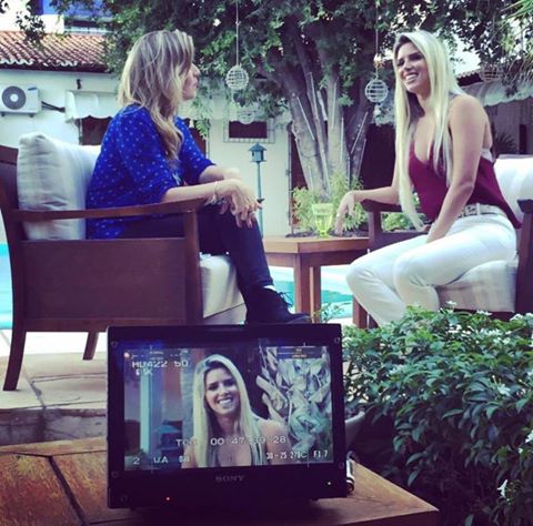 Thábata Mendes em entrevista para o Programa do Gugu. Crédito: Reprodução do Facebook/Thábata Mendes/ Thábata Mendes em entrevista para o Programa do Gugu. Crédito: Reprodução do Facebook/Thábata Mendes/