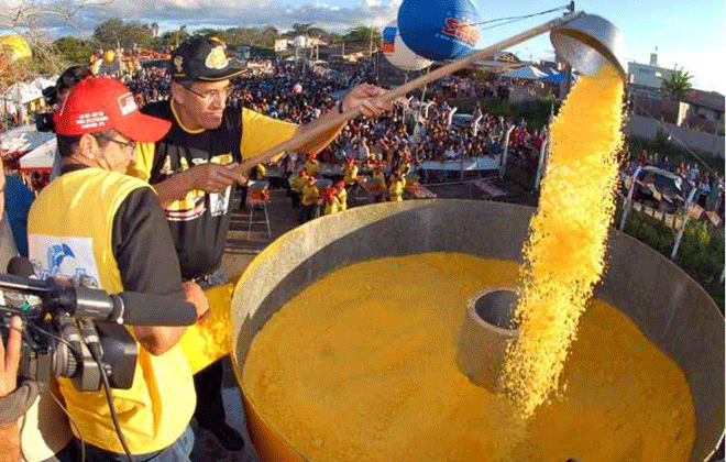 Cuscuz gigante é uma atração da programação junina. Foto: Prefeitura de Caruaru/Divulgação