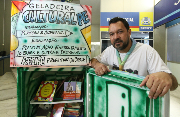 Sérgio Santos destaca que, em três anos de projeto, 38 geladeiras foram doadas no Recife e na Região Metropolitana, mas afirma que a parceria com a PCR possibilitará que este número cresça ainda mais. Foto: Peu Ricardo/DP/Sérgio Santos destaca que, em três anos de projeto, 38 geladeiras foram doadas no Recife e na Região Metropolitana, mas afirma que a parceria com a PCR possibilitará que este número cresça ainda mais. Foto: Peu Ricardo/DP Sérgio Santos destaca que, em três anos de projeto, 38 geladeiras foram doadas no Recife e na Região Metropolitana, mas afirma que a parceria com a PCR possibilitará que este número cresça ainda mais. Foto: Peu Ricardo/DP/Sérgio Santos destaca que, em três anos de projeto, 38 geladeiras foram doadas no Recife e na Região Metropolitana, mas afirma que a parceria com a PCR possibilitará que este número cresça ainda mais. Foto: Peu Ricardo/DP