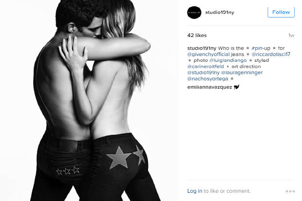 Modelo e o ator surgem no anúncio em preto e branco, anteriormente protagonizado por Candice Swanepoel e Irina Shayk. Foto: Reprodução/Instagram