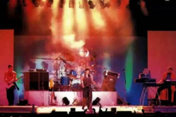 Em 1986, o RPM abalou o cenário musical brasileiro com Rádio Pirata - Ao Vivo, gravado no Anhembi, em São Paulo. Foto: Reprodução/YouTube/ Em 1986, o RPM abalou o cenário musical brasileiro com Rádio Pirata - Ao Vivo, gravado no Anhembi, em São Paulo. Foto: Reprodução/YouTube/