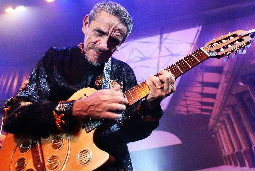 O novo álbum pode ser considerado uma segunda versão de Zé Ramalho - 20 anos Antologia acústica, também produzido por Robertinho de Recife. Foto: Divulgação/ O novo álbum pode ser considerado uma segunda versão de Zé Ramalho - 20 anos Antologia acústica, também produzido por Robertinho de Recife. Foto: Divulgação/