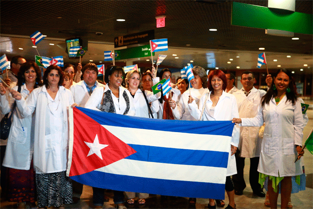 Primeiro grupo de médicos chegou ao Brasil em novembro de 2013 com previsão de retorno a Cuba para julho e setembro deste ano. Foto: Bernardo Dantas/Arquivo DP