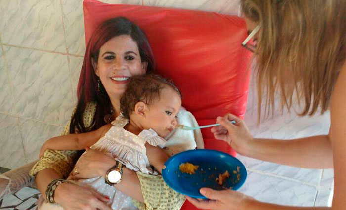 Júlia e o pai, o engenheiro Janderson Rodrigo Salgado Alencar, 29, estavam na cidade de Santana quando foram localizados. Foto: Cortesia