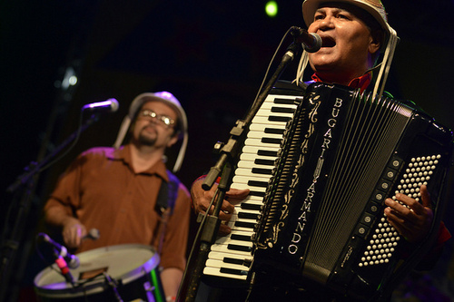 Sanfoneiro Gennaro é um autêntico herdeiro de Dominguinhos e Luiz Gonzaga. Foto: Leo Caldas