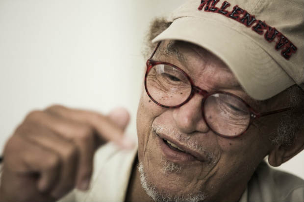 Diniz reconhece o peso do tempo, mas sabe que as suas músicas permanecem atuais depois de tantos anos. Foto: Helder Tavares/DP/