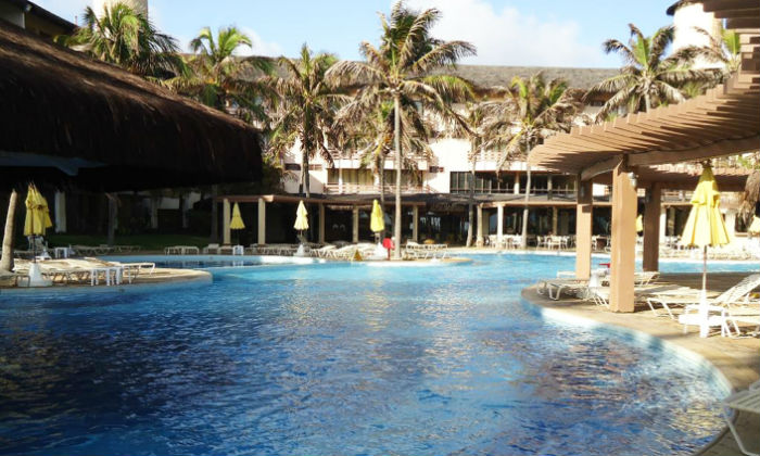 Do Suites Beach Park Resort é possível ir a pé para o Beach Park ou ficar curtindo a piscina/ Do Suites Beach Park Resort é possível ir a pé para o Beach Park ou ficar curtindo a piscina/