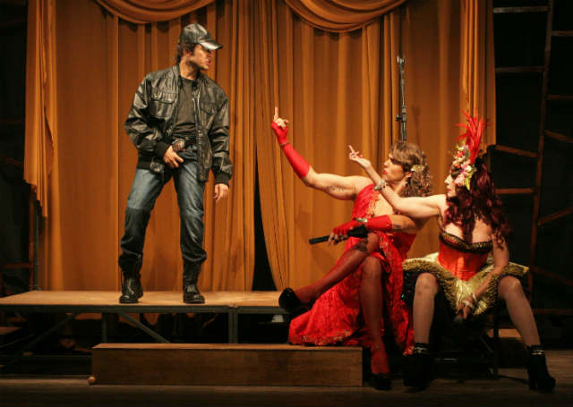 Transformistas s&atilde;o personagens centrais da pe&ccedil;a. Foto: Ana Araujo/divulga&ccedil;&atilde;o/