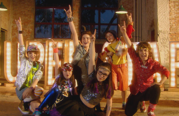 Banda CR1 vai receber Rebeca e Safira como convidadas. Foto: SBT/Divulgação