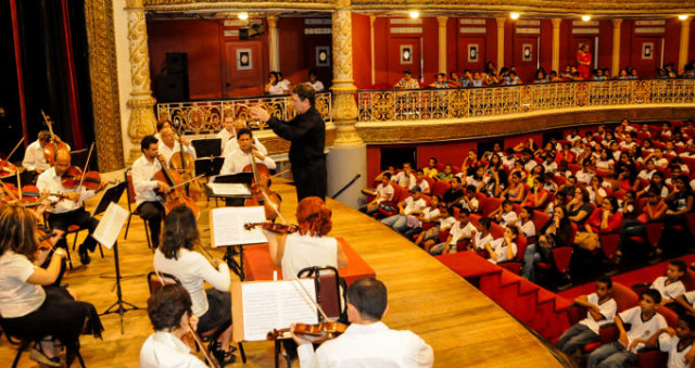 Orquestra Sinf&ocirc;nica do Recife em concerto-aula. Foto: Facebook / Reprodu&ccedil;&atilde;o./