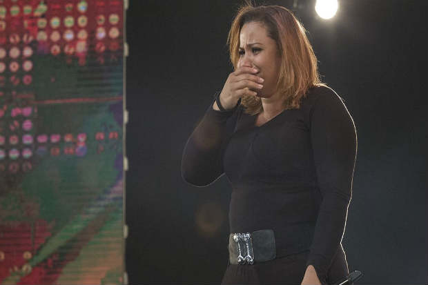 Tamires Alves recebeu elogios dos jurados pela voz característica de cantores da black music. Foto: Kelly Fuzaro/X Factor/Reprodução
