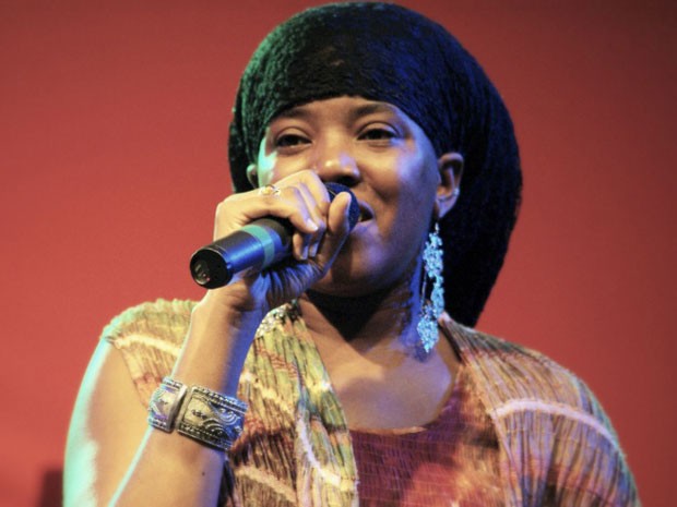Cantora vai apresentar músicas do trabalho mais recente da carreira. Foto: Facebook/Reprodução/
