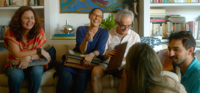 O privado e o público são temas transversais do filme. Foto: Victor Jucá/Divulgação