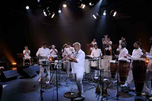 O flautista e saxofonista Letieres Leite assina os arranjos de A saga da travessia, lançado pelo selo Sesc. Foto: Jair Magri/Divulgação/ O flautista e saxofonista Letieres Leite assina os arranjos de A saga da travessia, lançado pelo selo Sesc. Foto: Jair Magri/Divulgação/