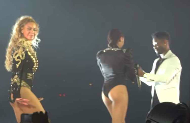 Beyoncé cede o palco para dançarina ser pedida em casamento. Foto: YouTube/Reprodução/ Beyoncé cede o palco para dançarina ser pedida em casamento. Foto: YouTube/Reprodução/